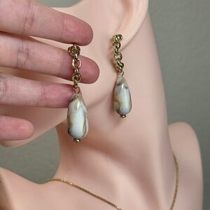 ⚜️ Elegant Gold and Cream Chain Earrings 💫